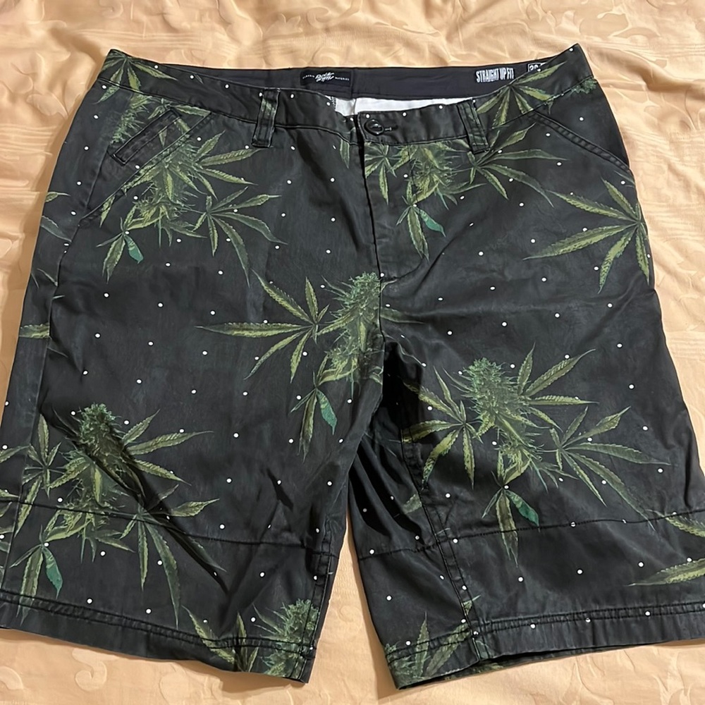 Rocksmith 420 shorts